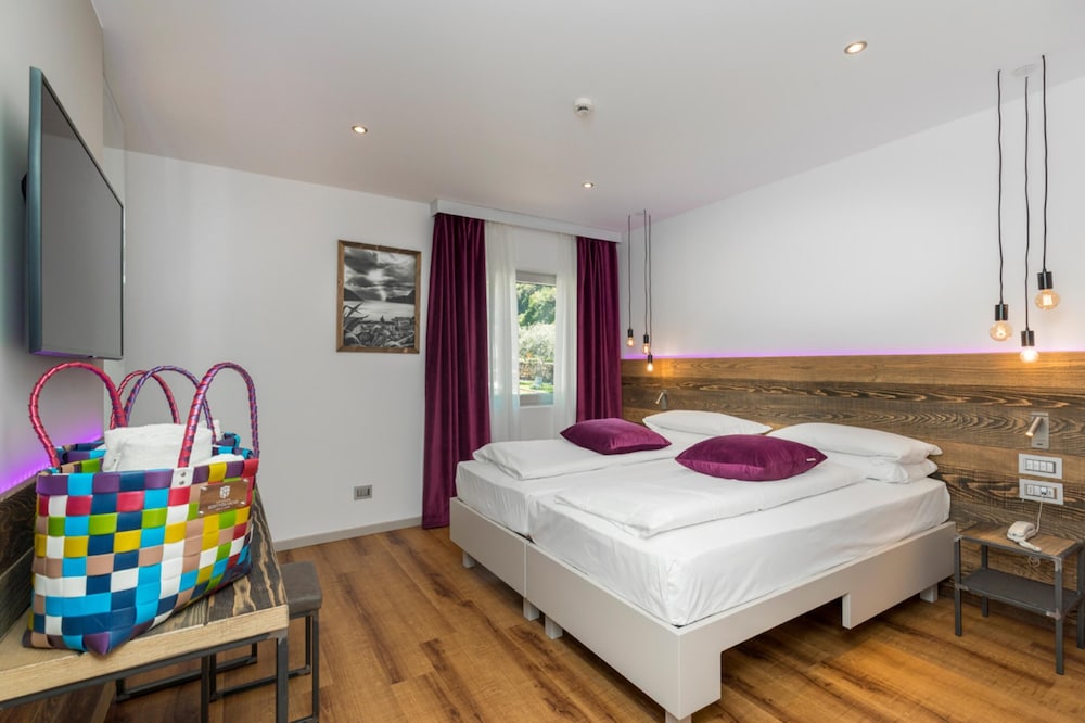 Standard Apartment, 1 Bedroom, Pool View