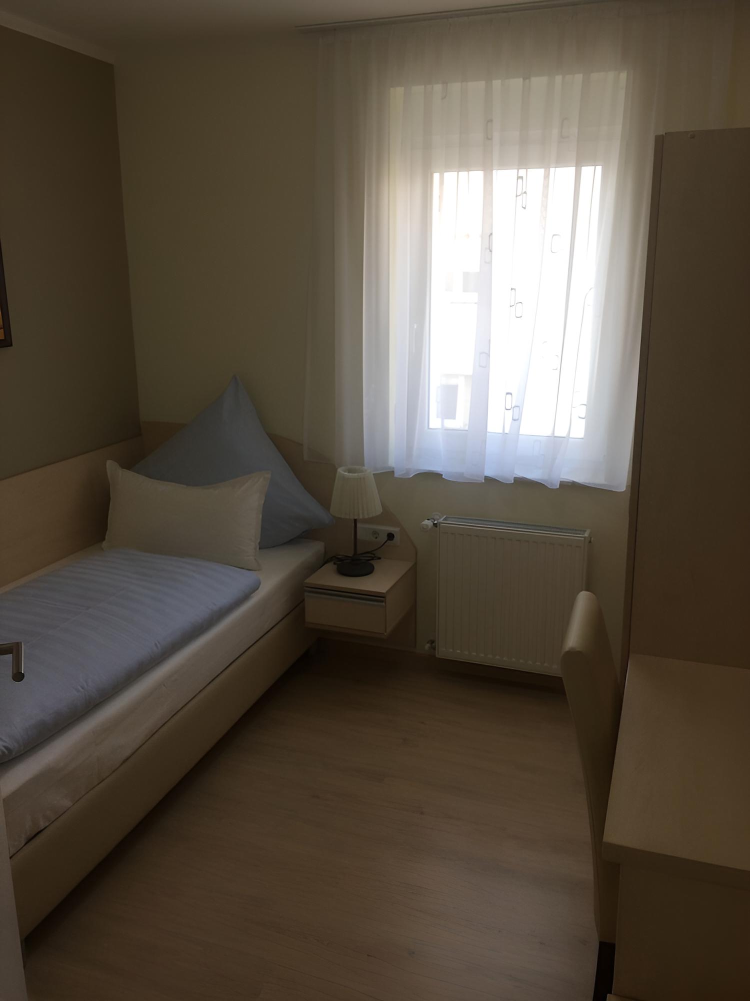 Single Room photo 3