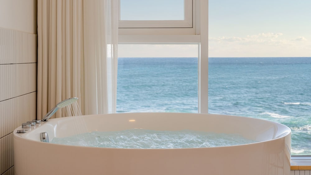 Basic Room, 1 Bedroom (Room 401 (Oceanview/Spa)) photo 2