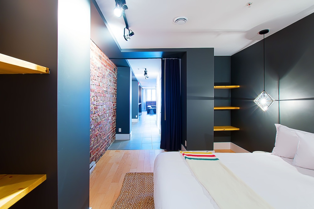 Penthouse Loft, 2 Bedrooms (402)