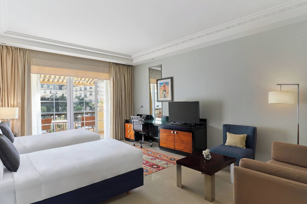 Family Room, 2 Twin Beds, Pool View