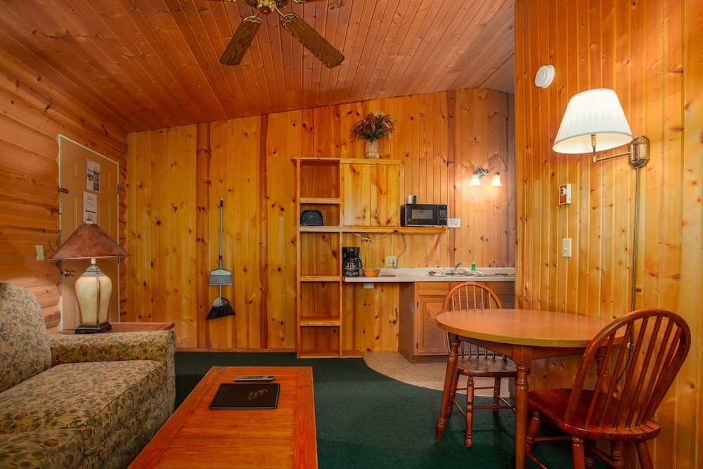 Duplex Cabin - Ranch Style, 2 Bedrooms, 1.5 Bathrooms