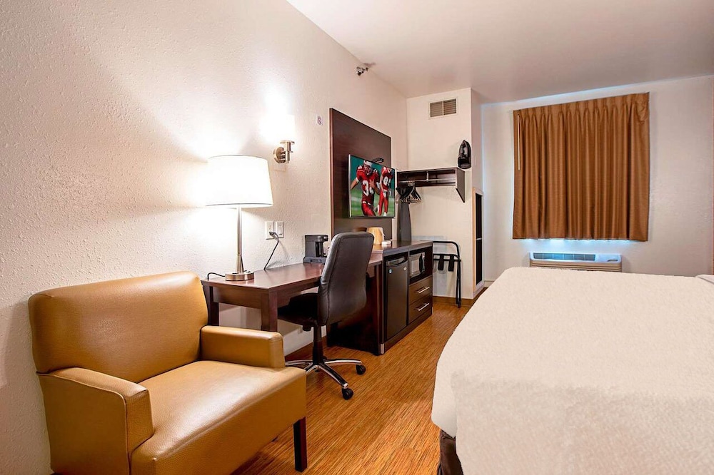 Deluxe Single Room, 1 King Bed, Non Smoking - Photo 6