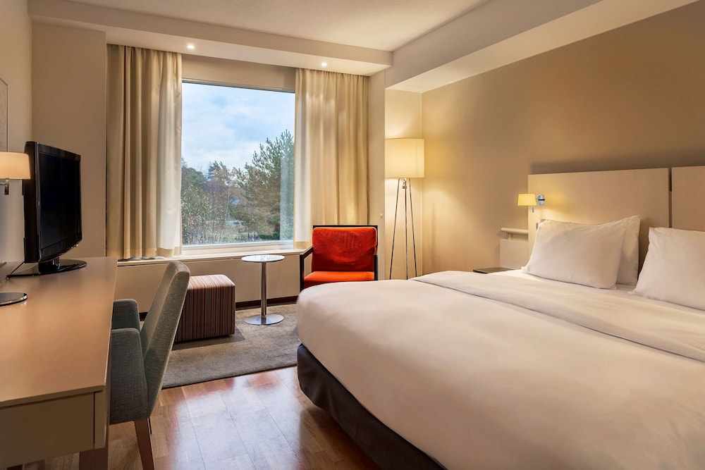 Room, 1 King Bed, Park View - Photo 1