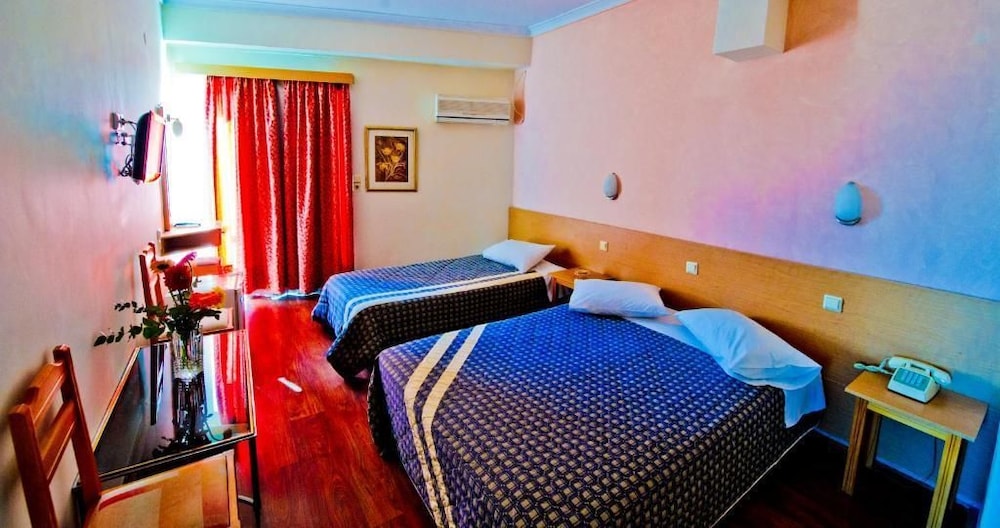 Triple Room, Sea View - Photo 4