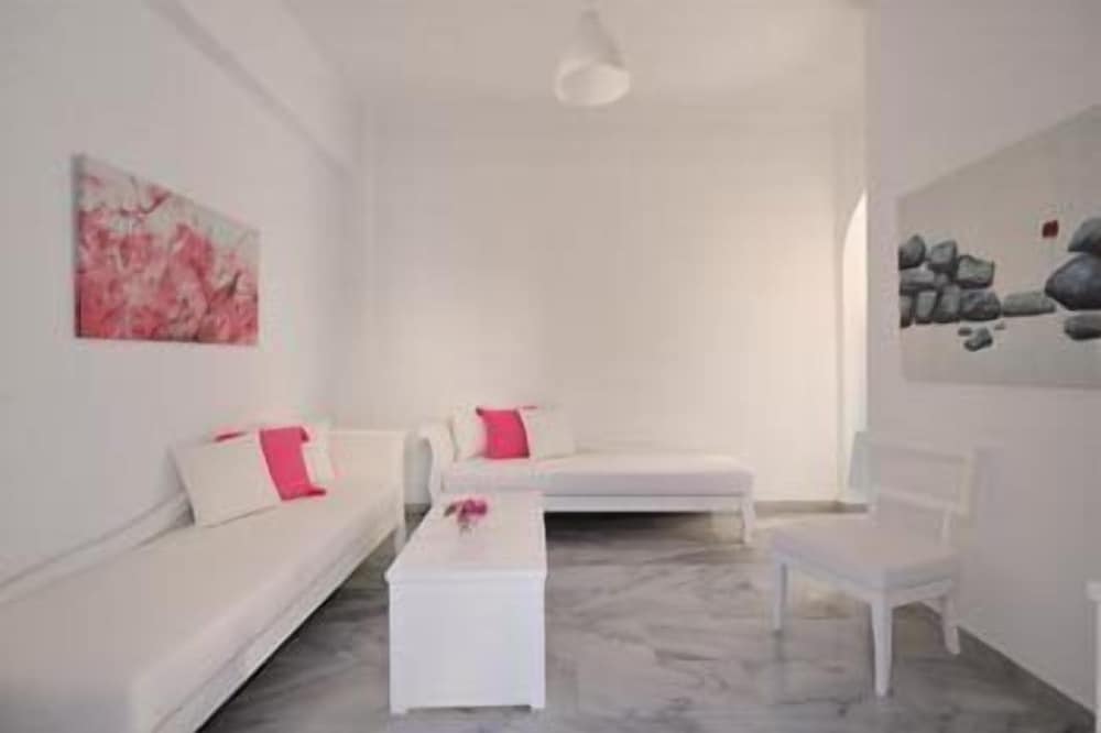 Suite - Photo 9