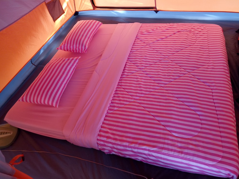 Standard Tent, 1 King Bed, Beach View photo 1