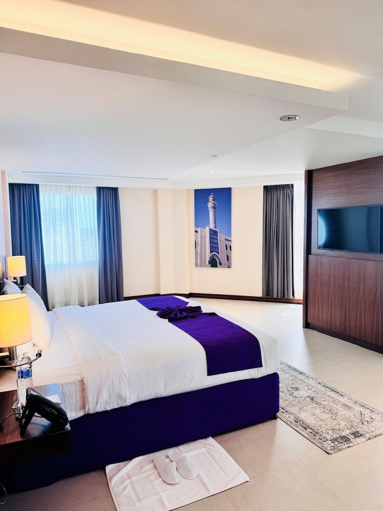 Junior Suite, 1 King Bed - Photo 25