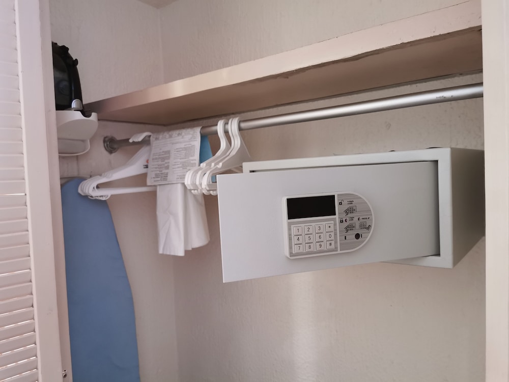 Standard Room, Partial Ocean View - Photo 9