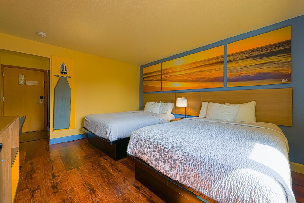 Double Room, 2 Queen Beds photo 3
