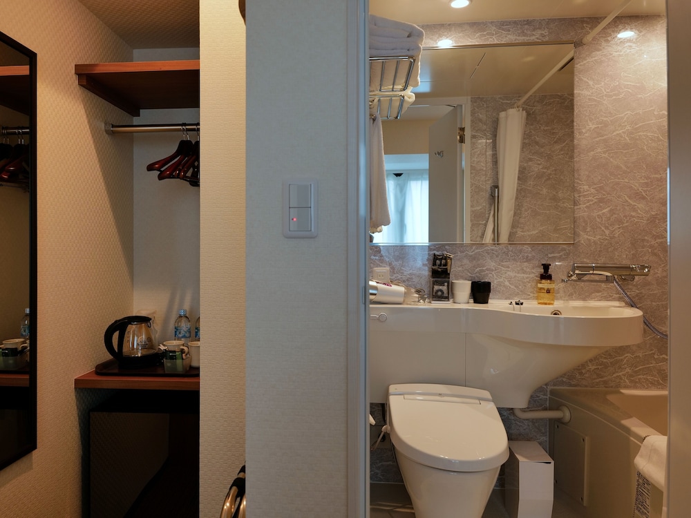 Twin Room, City View