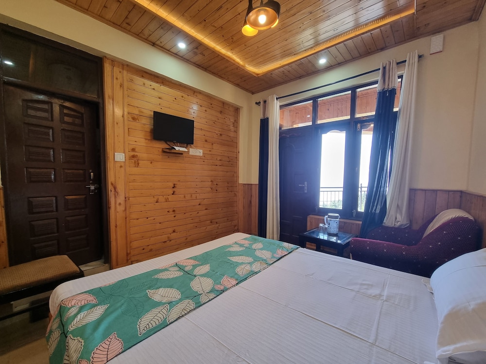 Deluxe Double Room - Photo 9