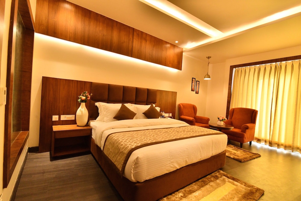 Luxury Room, Balcony - Photo 7