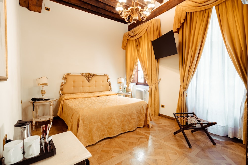 Standard Double Room - Photo 14