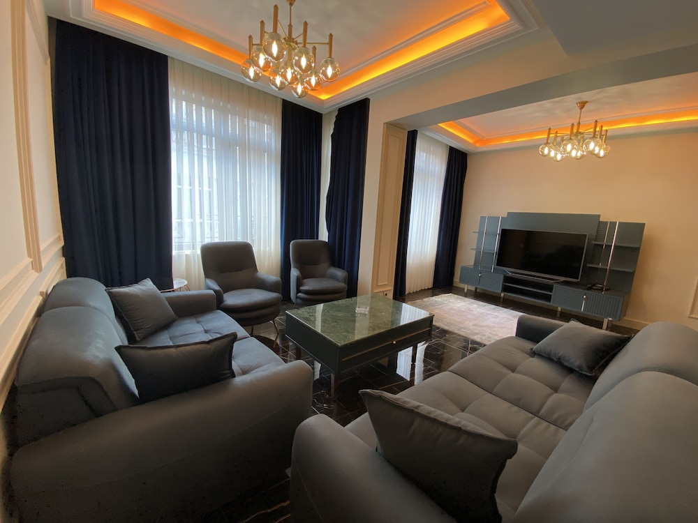 Presidental Suite with Three Bedroom photo 2