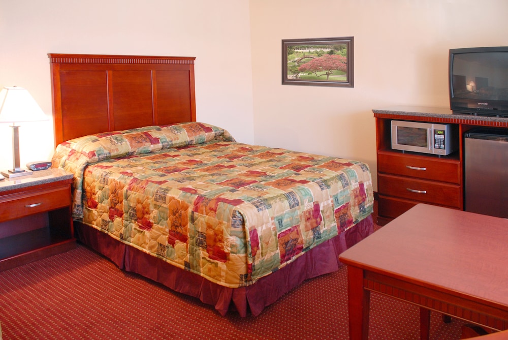 Standard Room, 1 Queen Bed