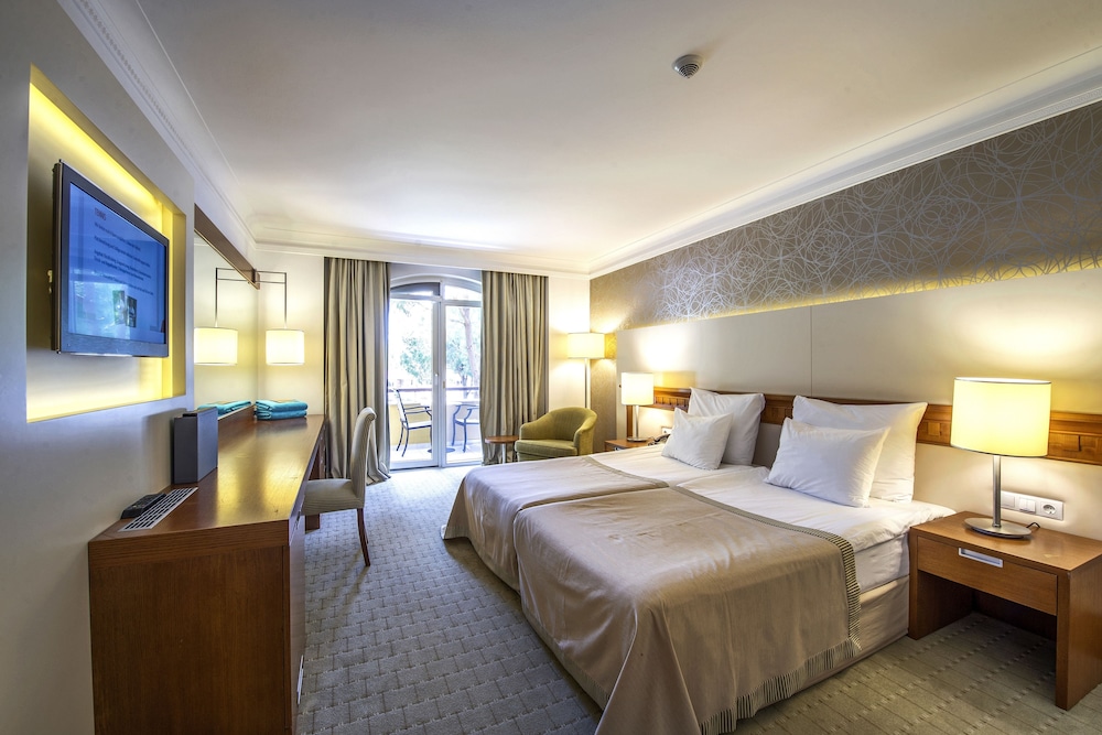 Classic Double Room Single Use (Main Building Sea Side)