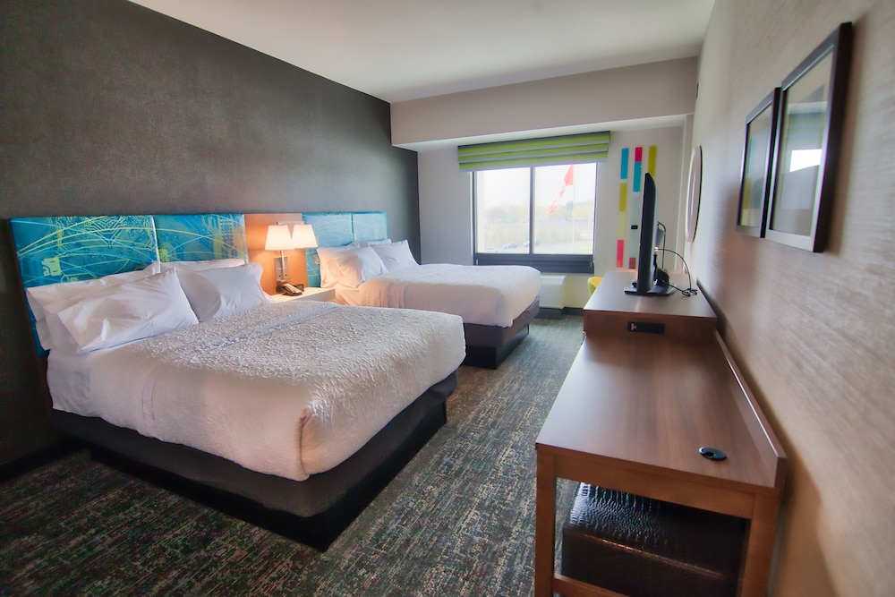 Signature Room, 2 Queen Beds, Refrigerator photo 1