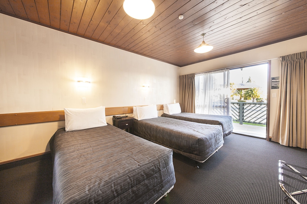 Triple Room, 3 Twin Beds photo 2