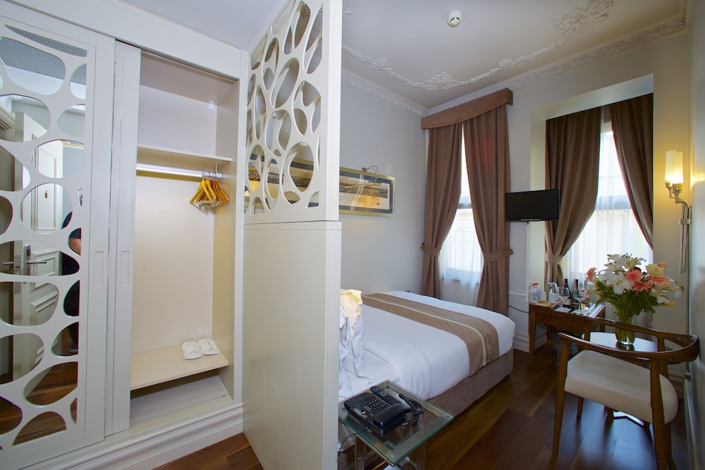 Economy Double Room photo 1