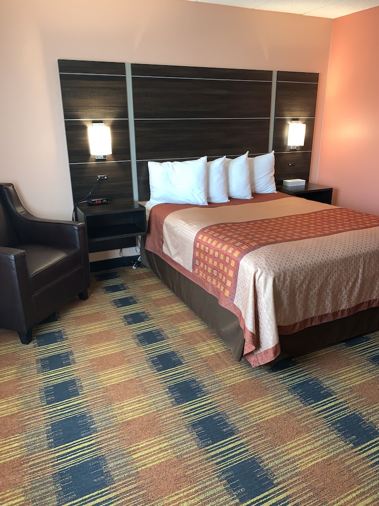 Standard Room, 1 Queen Bed, Non Smoking photo 1