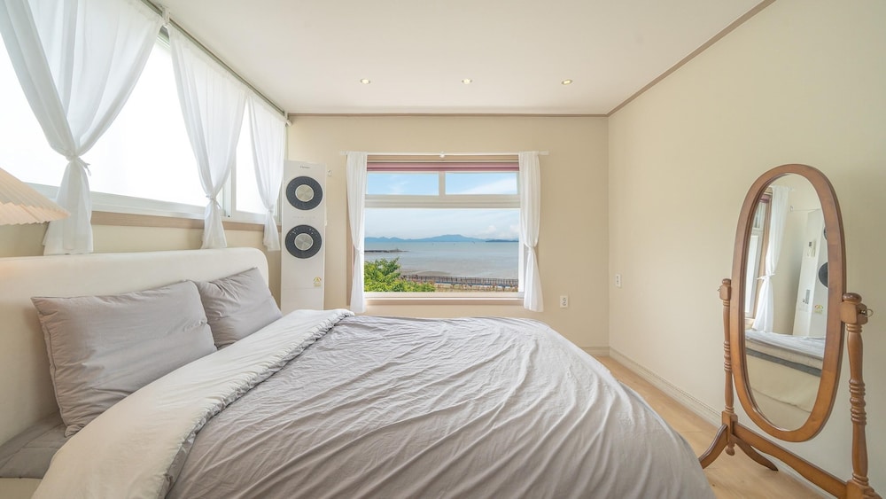 Basic Room, 1 Bedroom (Room 302) - Photo 5