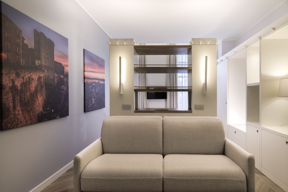 Junior Double or Twin Room photo 3