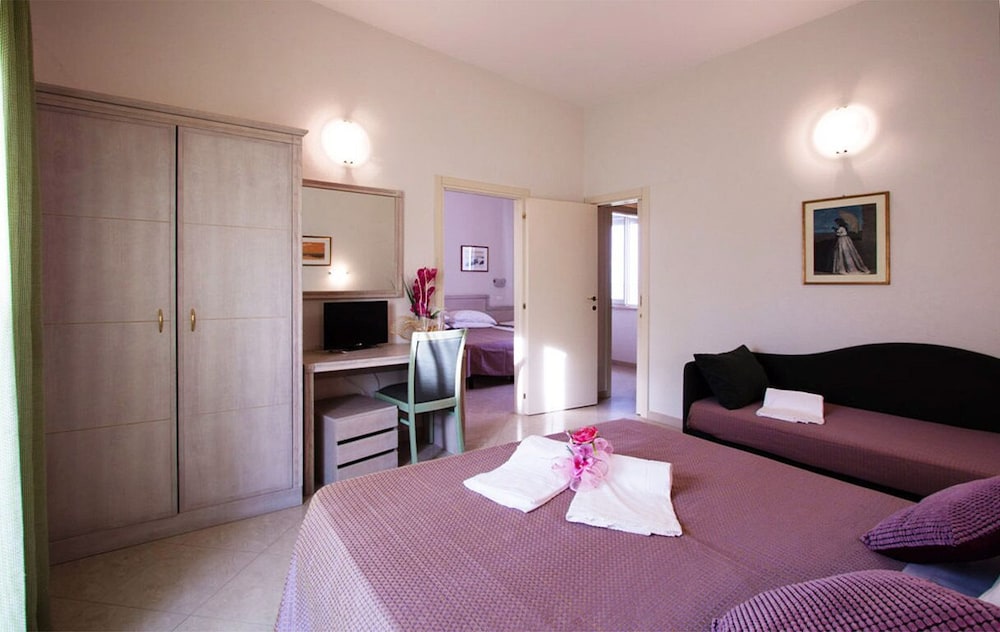 Comfort Room, Connecting Rooms, Sea Facing (6 People)