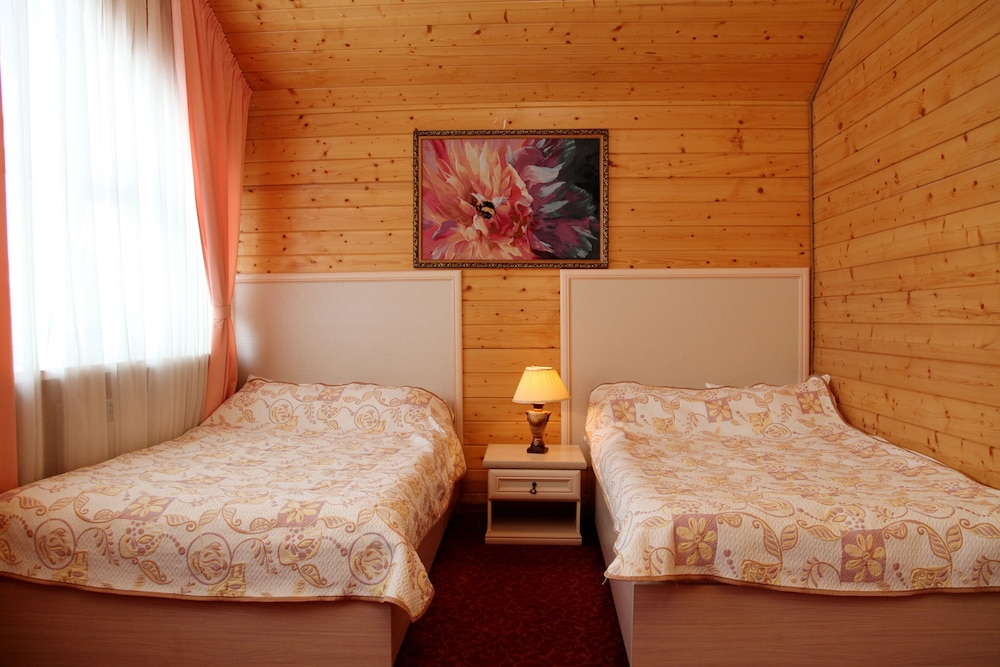 Standard Twin Room (Wooden Cottage) photo 1