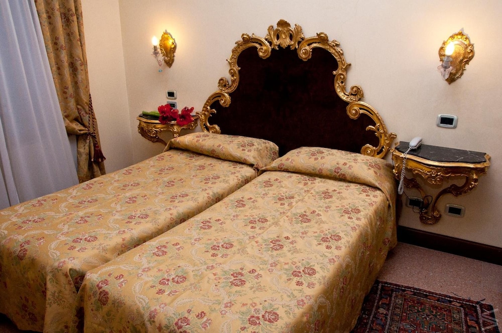 Superior Quadruple Room photo 3