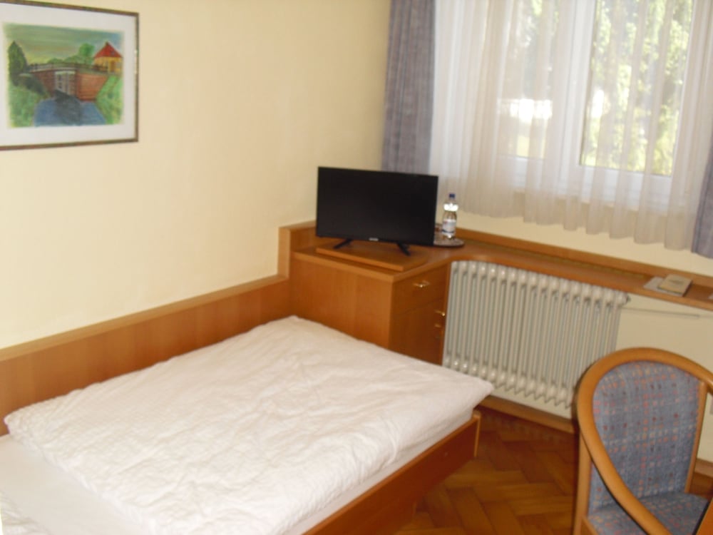 Single Room (2) photo 1