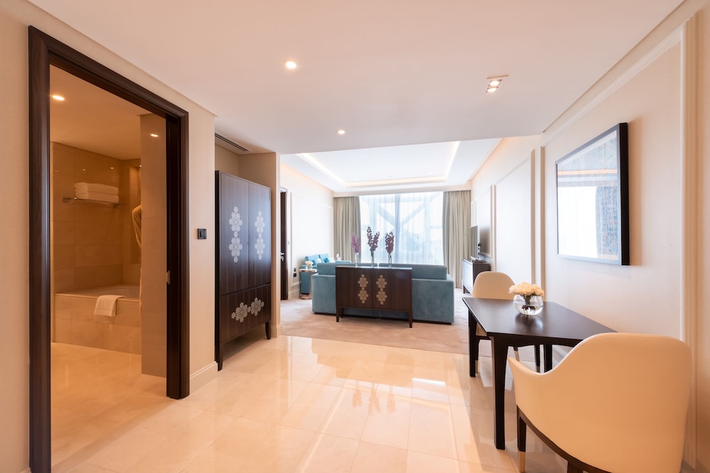 Suite, 1 Bedroom - Photo 4