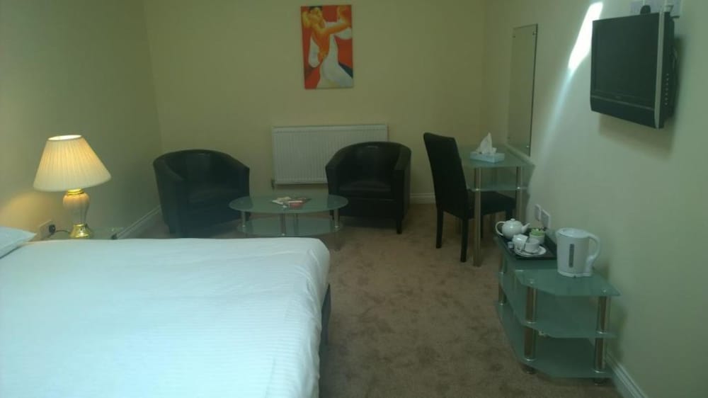 Standard Double Room (Without Window) - Photo 3