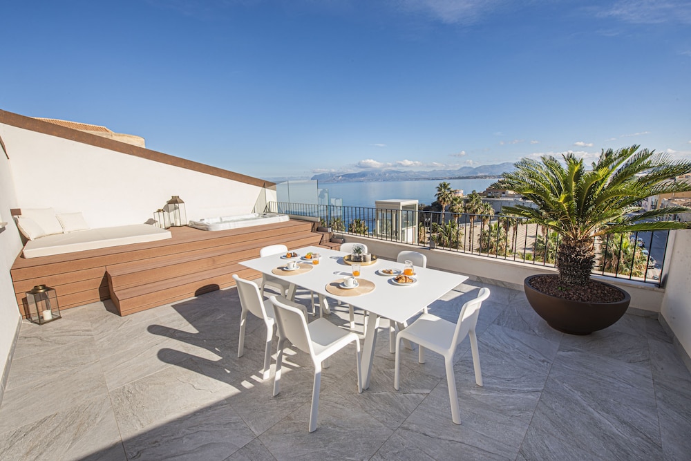 Romantic Suite, Hot Tub, Sea View (Incanto) photo 1