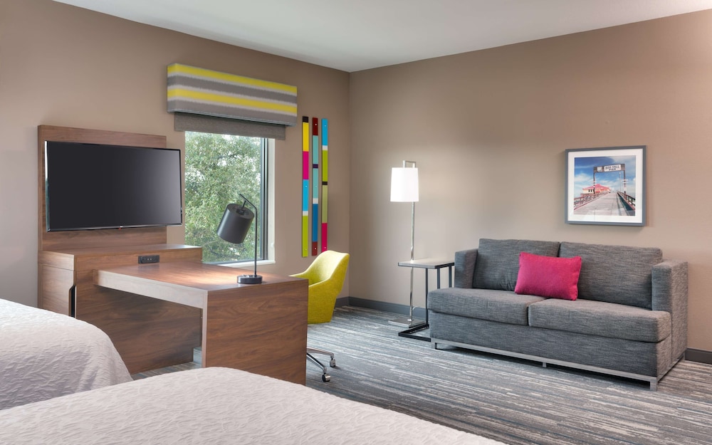 Suite, 2 Queen Beds, Accessible, Refrigerator & Microwave (Hearing) - Photo 2