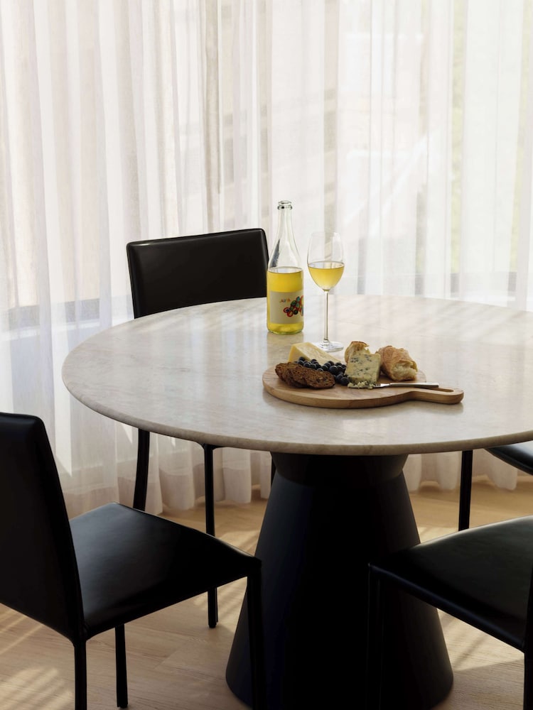 Premier Apartment, 1 Bedroom, City View (Queen) - Photo 12