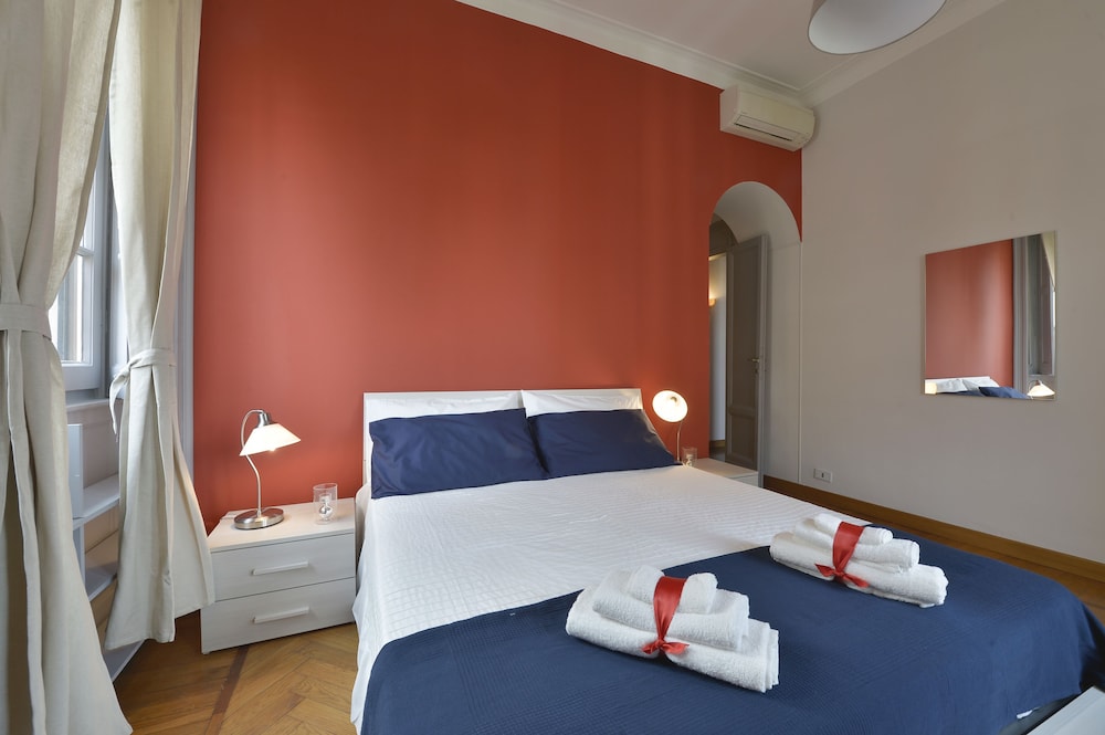 Design Apartment, 3 Bedrooms, Smoking, Kitchen (Location Address: Via Sassoferrato 1)