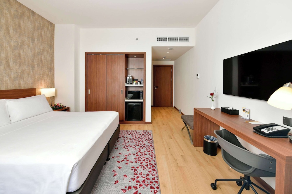 Suite, 1 King Bed, Non Smoking (Efficiency, Upgrade)