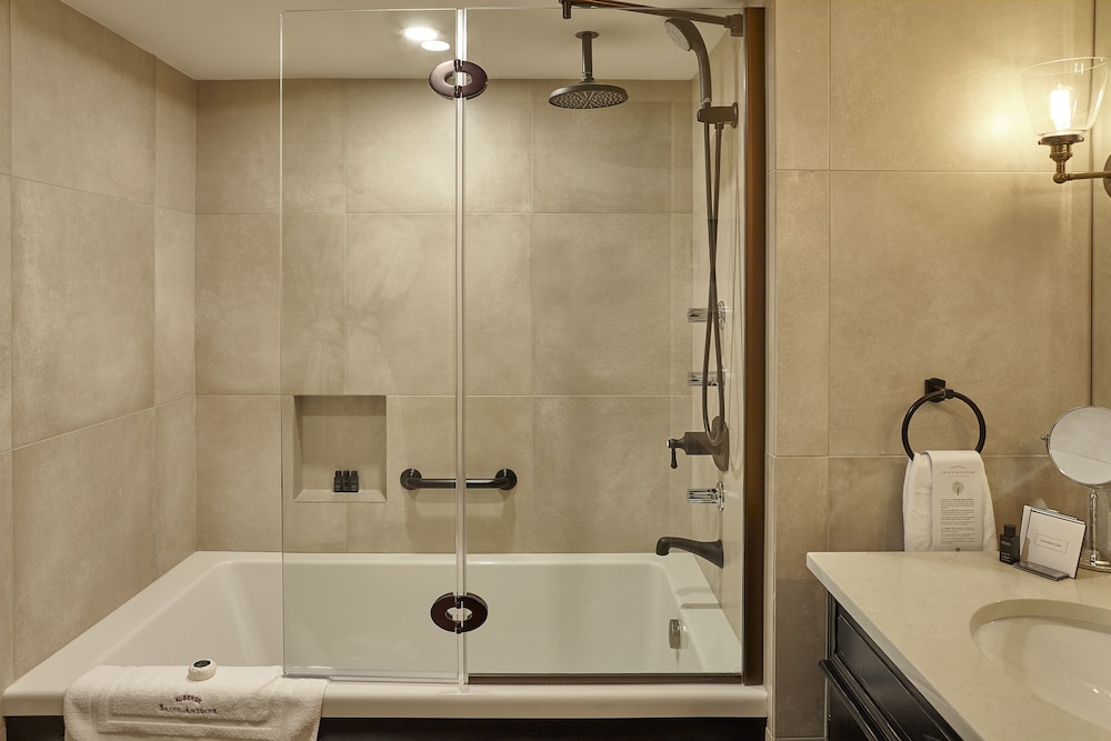 Suite - Photo 5