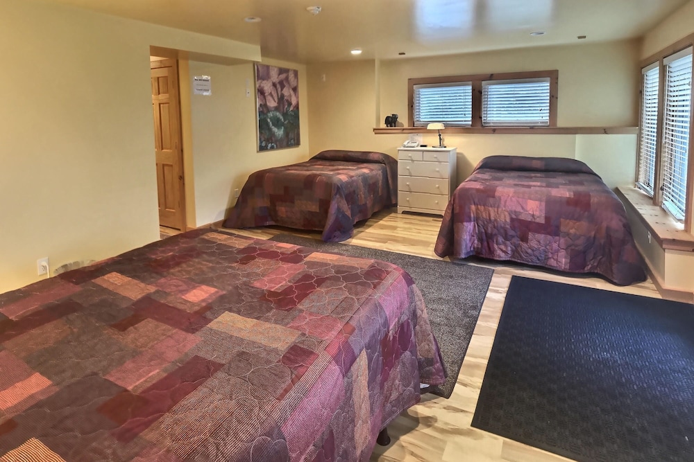 Premium Suite, Multiple Beds photo 2