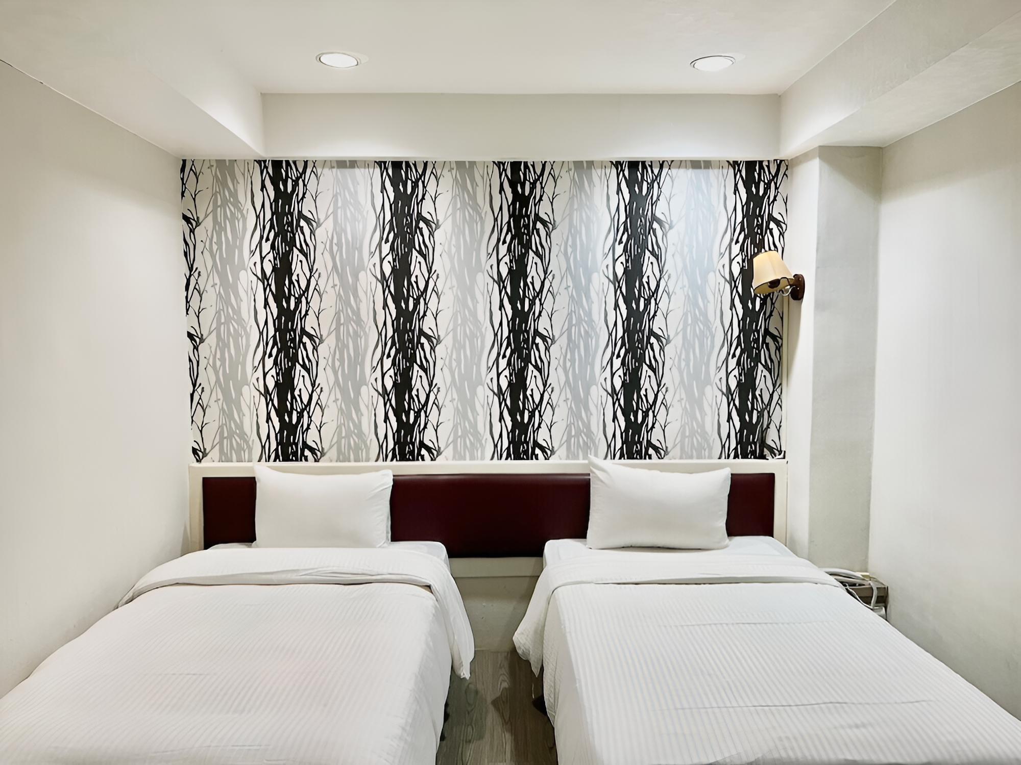 Business Twin Room photo 3