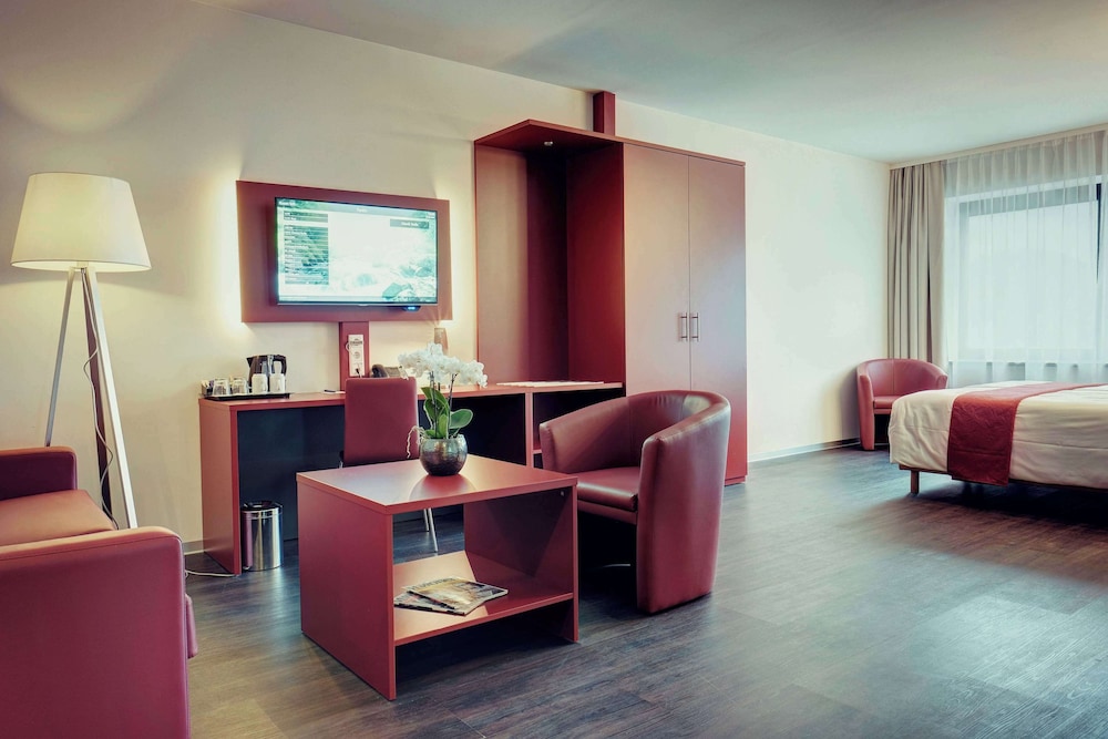 Room (Lounge) - Photo 2