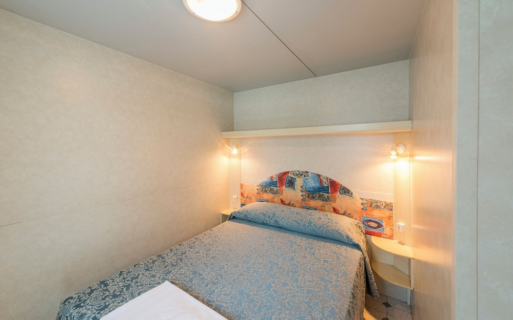 Economy Mobile Home photo 1