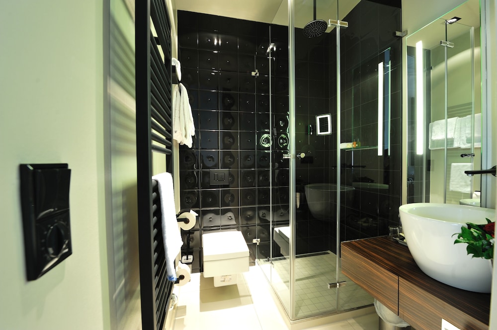 Deluxe Room - Photo 6