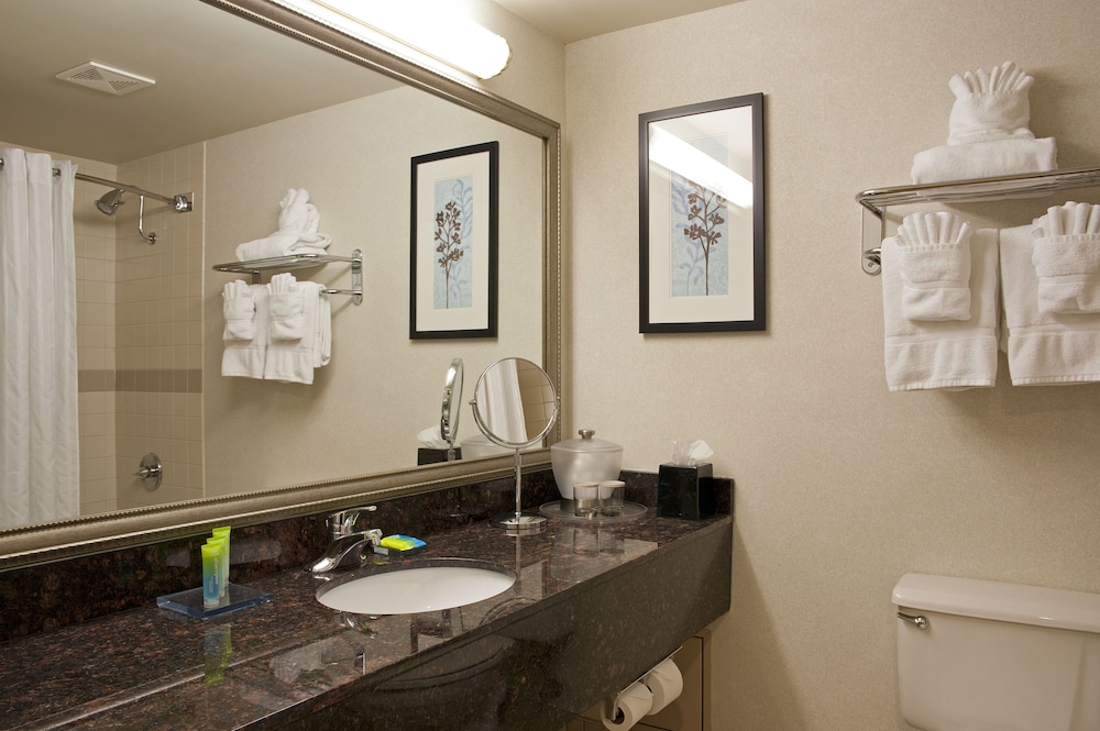 Deluxe Room, 2 Queen Beds, Accessible, Bathtub (Mobility & Hearing) - Photo 6