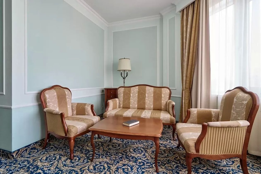 Business Suite photo 2