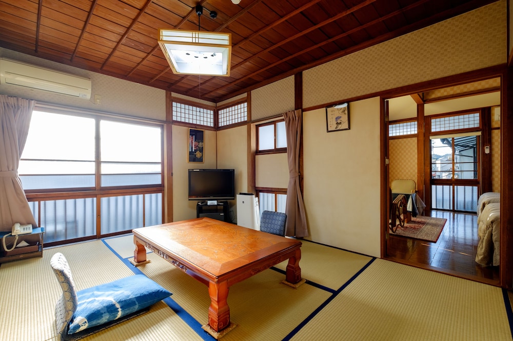 Traditional Twin Room, 2 Queen Beds (Japanese Western-Style) photo 2