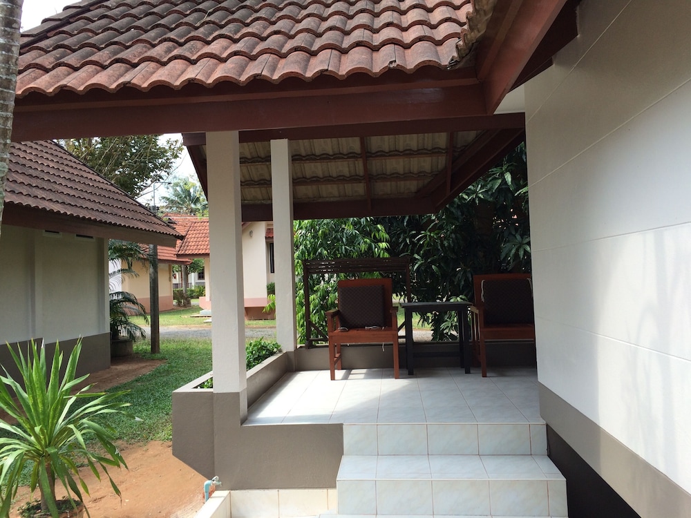 Vintage Bungalow photo 2