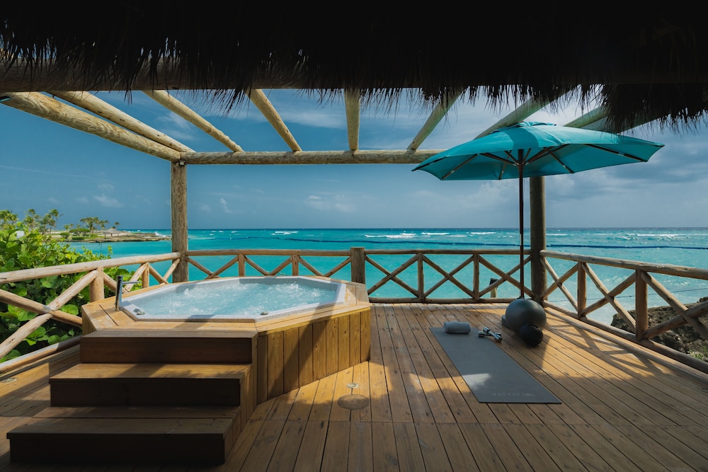 Bungalow, Oceanfront