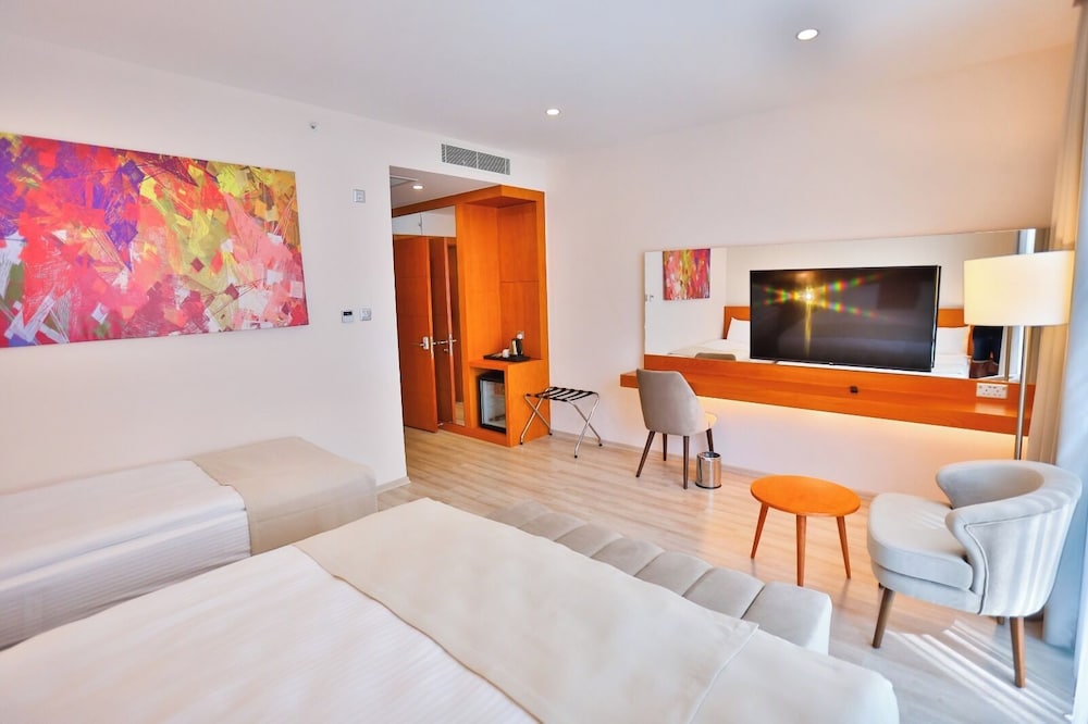 Superior Triple Room photo 3